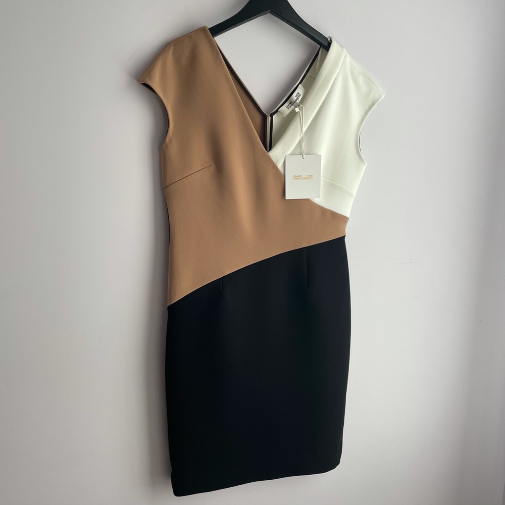 Diane Von Furstenburg NWT color block dress size 8